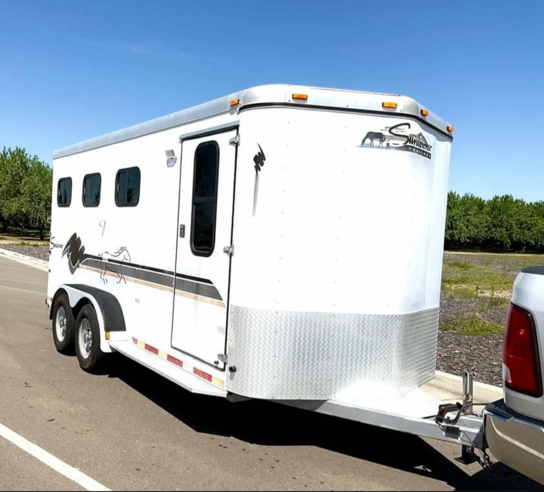 1999 Sundowner 3 Horse Trailer Online