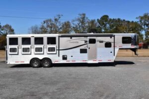 2015 Lakota 8411GLQ 4 Horse Trailer with 11' Short Wall Online