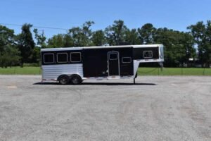 2017 Exiss Escape 7308LQ 3 Horse Trailer with 8′ Short Wall Online