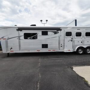 2018 Lakota Bighorn 3 Horse Living Quarters Online