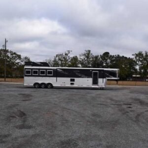 2021 Lakota Bighorn 8418GLQUG 4 Horse Trailer with 18' Short Wall Online