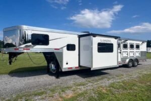 2024 Lakota Charger 8411RKGLQ 4 Horse Trailer with 11' Short Wall Online