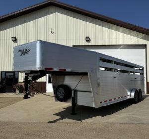 New 2024 Hillsboro 24' Livestock Trailer - Three Compartments Online