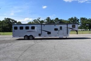 New 2024 Lakota 8313RKBGLQ Charger 3 Horse Trailer with 13' Short Wall Online